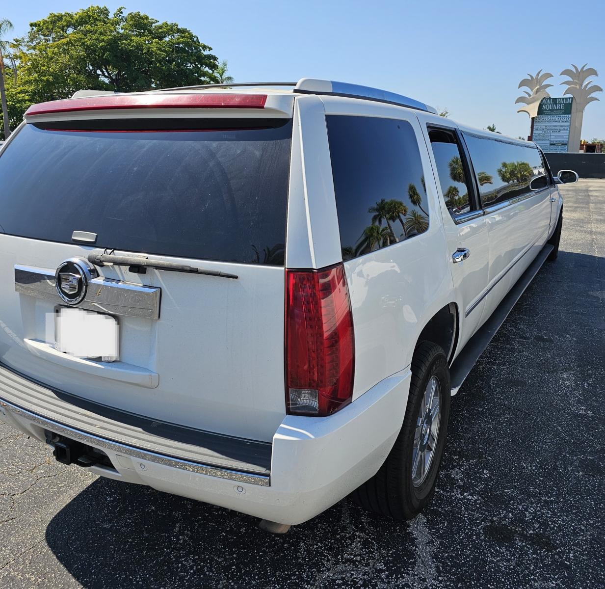 2008 White Cadillac Escalade , Automatic transmission, 0.000000, 0.000000 - 2008 160" Escalade Limo - Photo #2